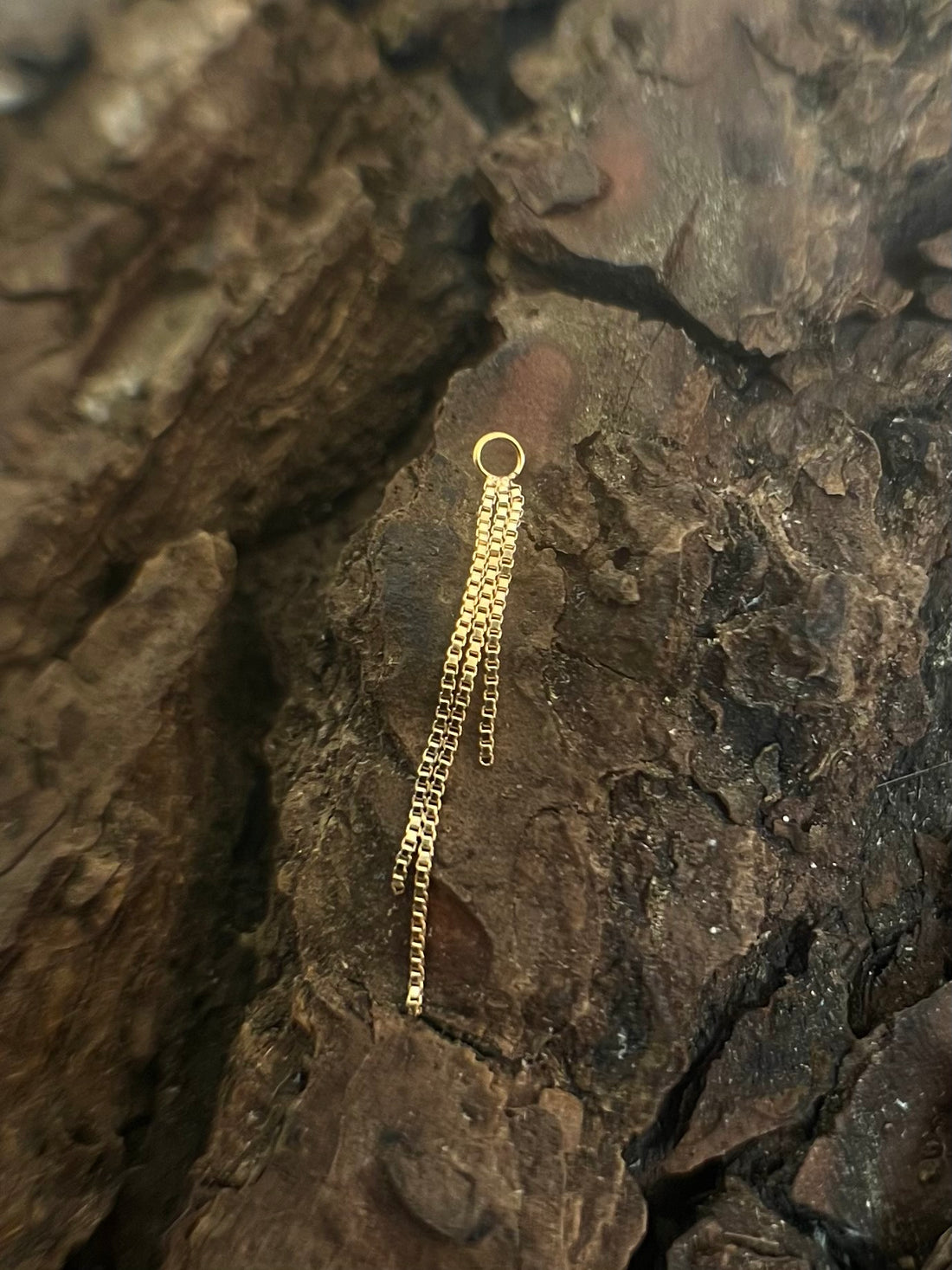 18k Gold Stream Charm