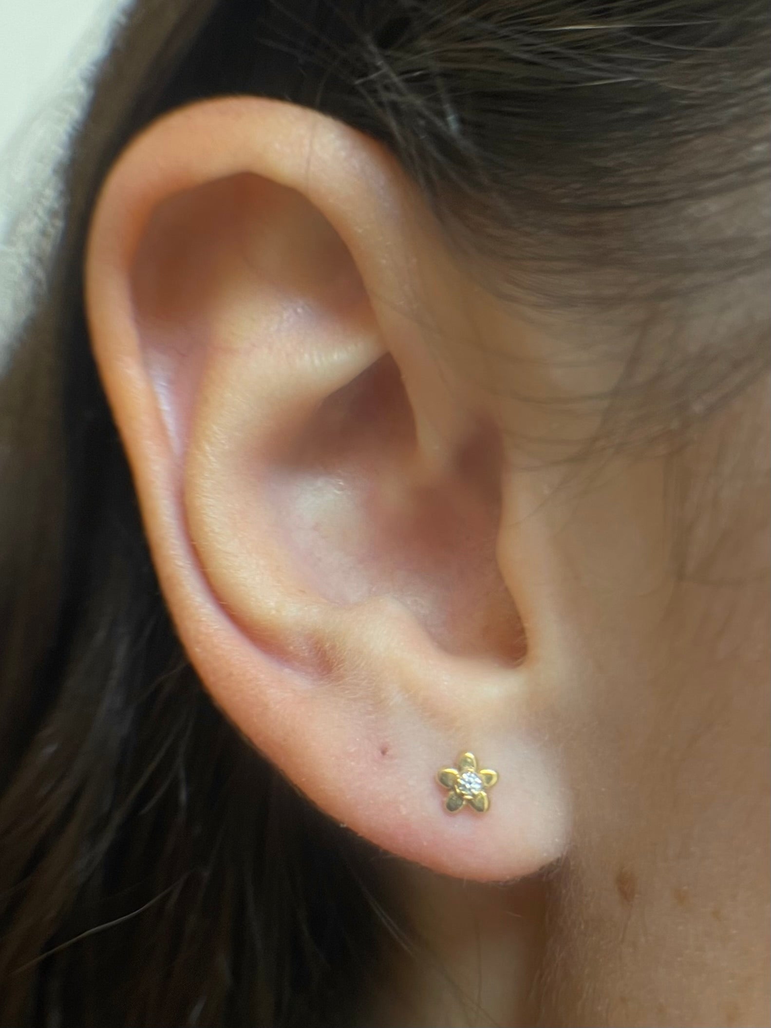 18k Golden Baby Flower