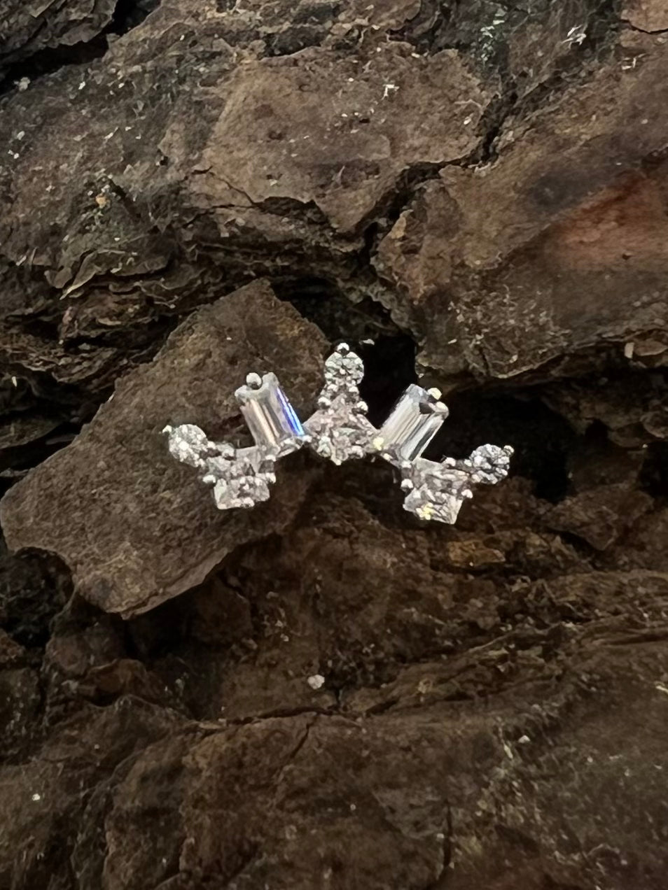 18k White Gold Tiara Earring